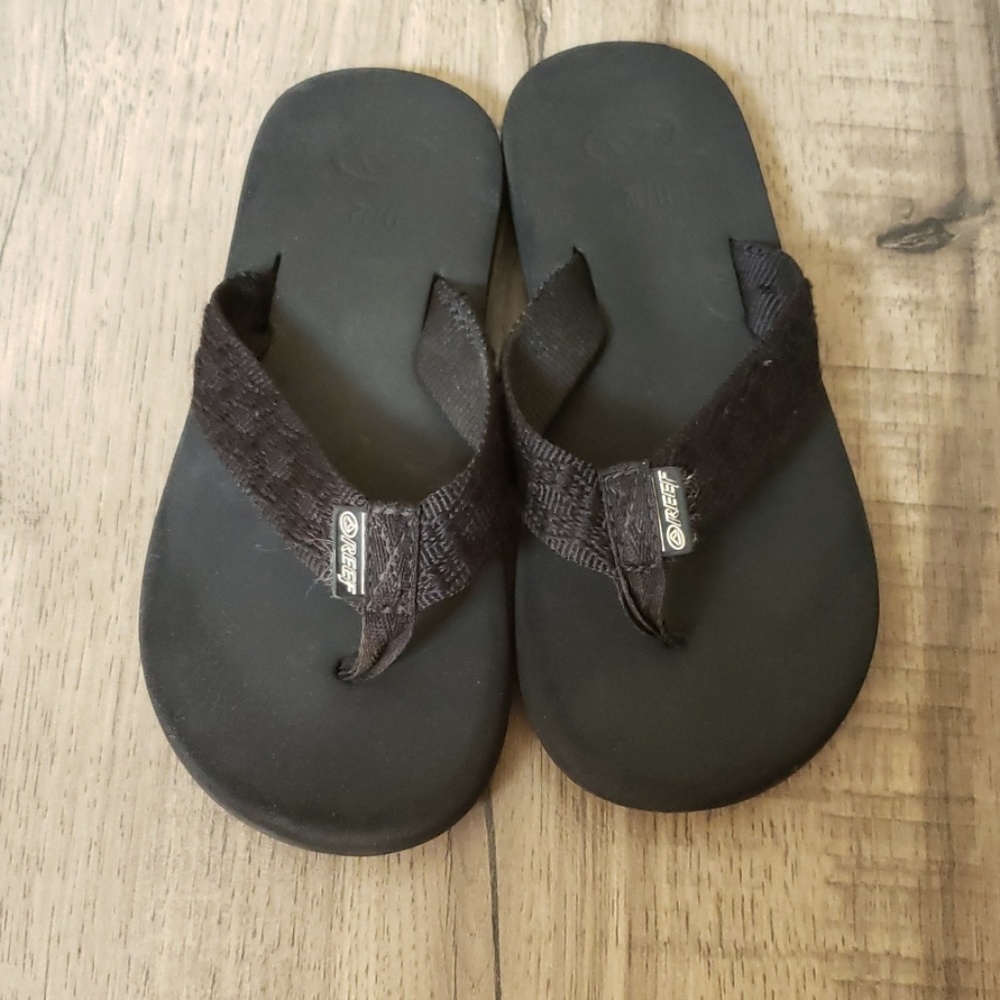 Reef boys sandals flip flops 11/12 black